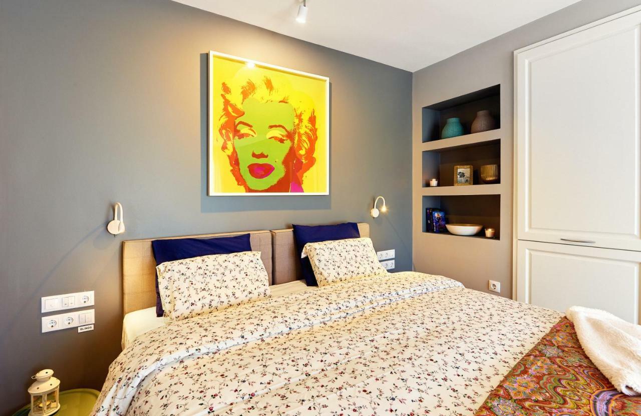 Stylish And High-End Designer Apartments In City Center Sófia Exterior foto